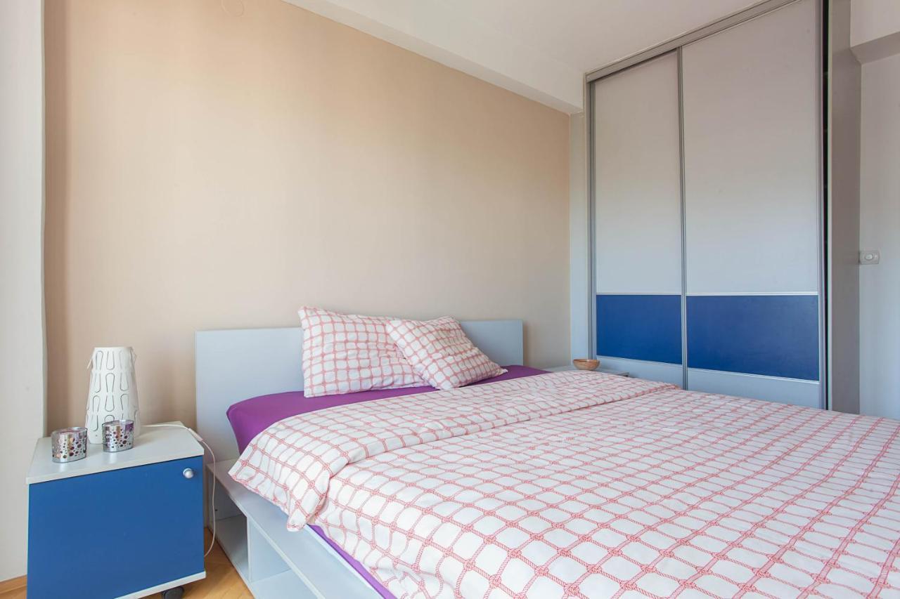 Red Apartment スコピエ エクステリア 写真